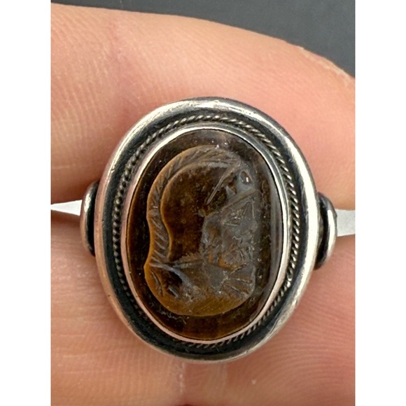 Vintage Cameo Ring Silver Tone Carved Roman Soldier Tigers Eye Size 6 - Picture 3 of 10